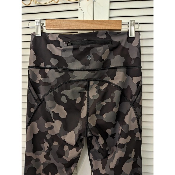 🎃 Athleta Lightning Camo 7/8 Tight Small - Picture 5 of 5